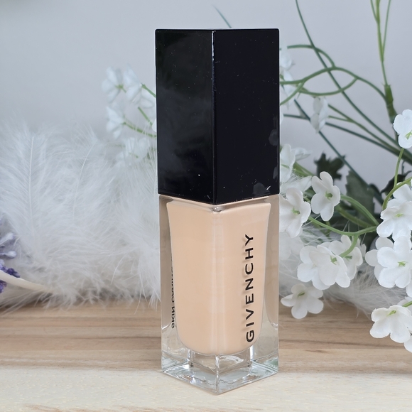 Givenchy Prisme Libre Skin-Caring Glow Foundation Full Size Shade 2-W110 Luxury - Picture 12 of 16